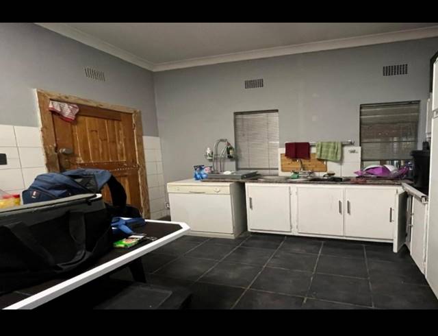 4 BEDROOM HOUSE FOR SALE IN NOORDHOEK